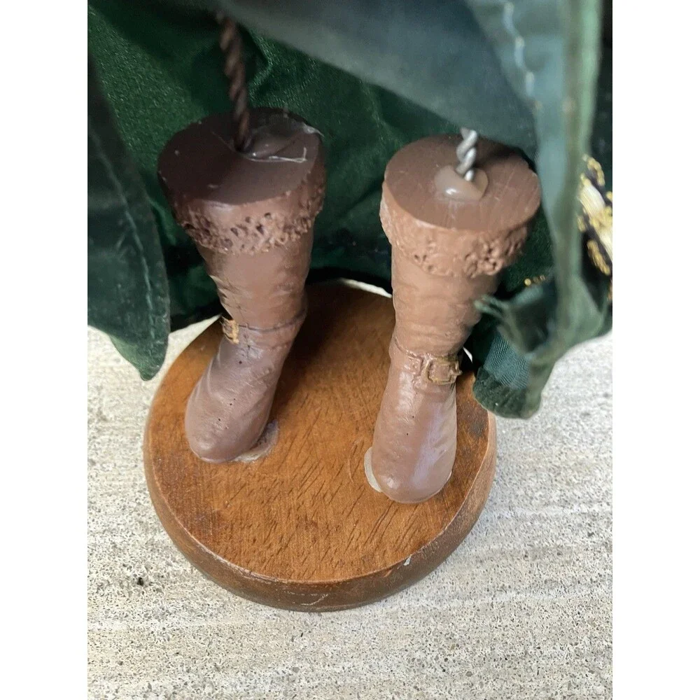 Vintage Christmas Caroler - Woman 12